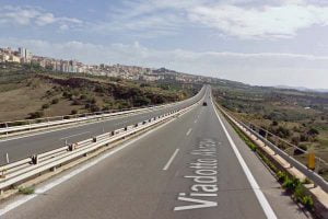 Agrigento, l'altro viadotto Morandi: stesso progettista del ponte crollato a Genova, Piloni da anni in condizioni pessime (Foto)